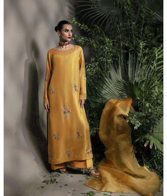 LUNA- Luxury Pret'24  - 1